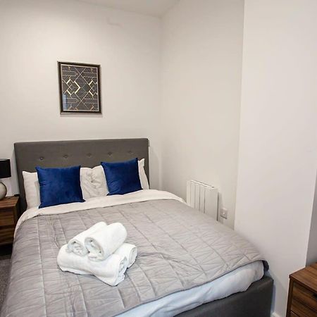 Lovely Open Plan 1 Bedroom Apartment In 博尔顿 外观 照片