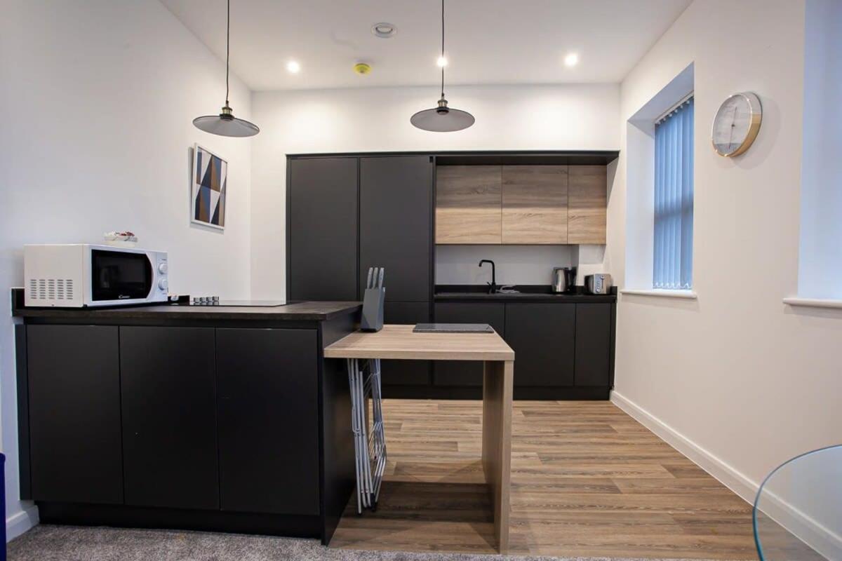 Lovely Open Plan 1 Bedroom Apartment In 博尔顿 外观 照片