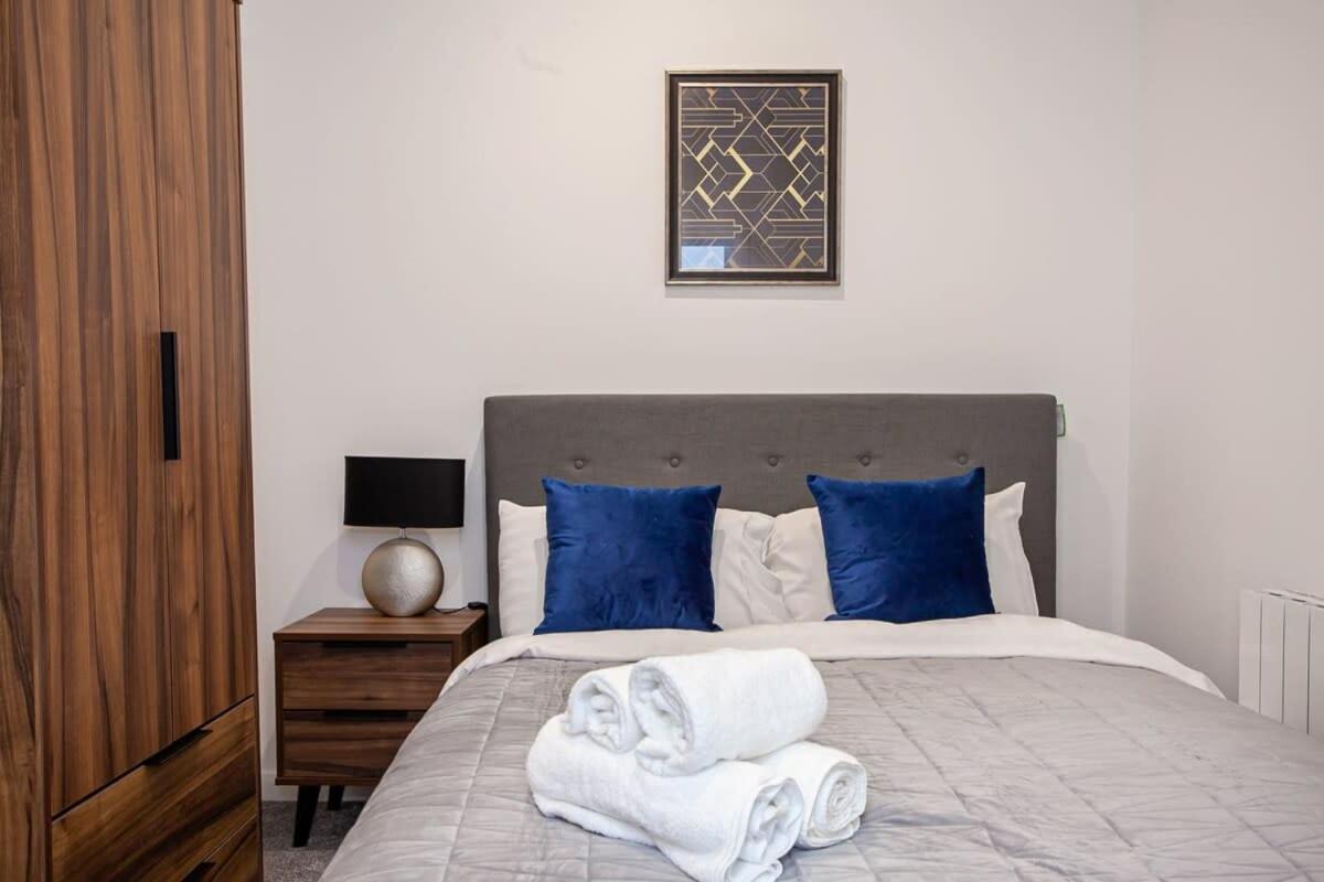 Lovely Open Plan 1 Bedroom Apartment In 博尔顿 外观 照片